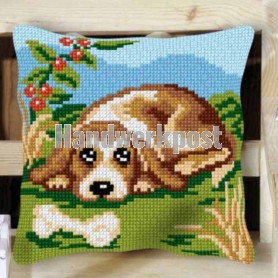 kruissteekkussen hond met bot