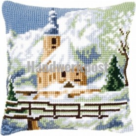 kruissteekkussen kerk in wintersfeer