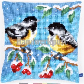 kruissteekkussen koolmeesjes in wintersfeer