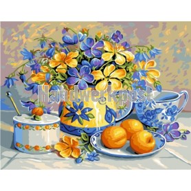 stramien stilleven, blauw/gele bloemen met abrikozen