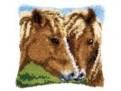 knoopkussen bruine paarden