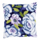 kruissteekkussen lavendelblauwe bloemen
